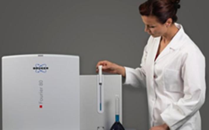 M&aacute;y cộng hưởng từ để b&agrave;n (Benchtop NMR)/Fourie  80/BRUKER BIOSPIN