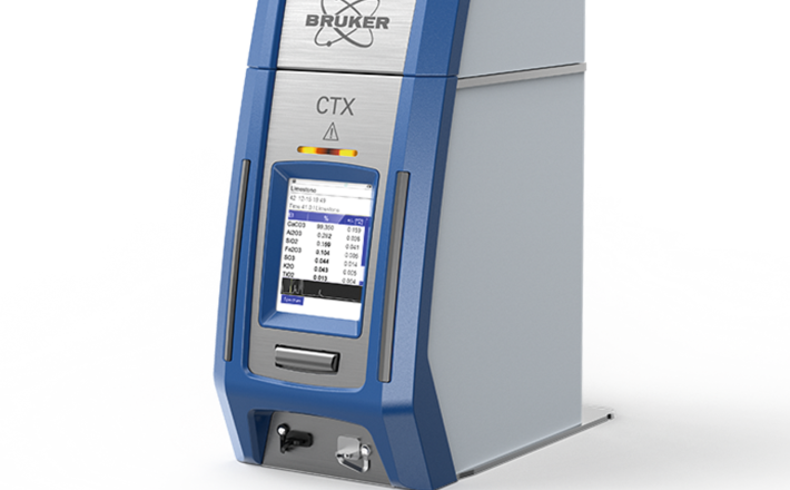 Quang ph&ocirc;̉ XRF đ&ecirc;̉ bàn