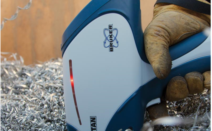 Thi&ecirc;́t bị quang ph&ocirc;̉ XRF c&acirc;̀m tay đa dụng