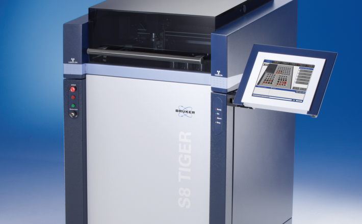 H&ecirc;̣ th&ocirc;́ng quang ph&ocirc;̉ XRF tán xạ bước sóng đa năng