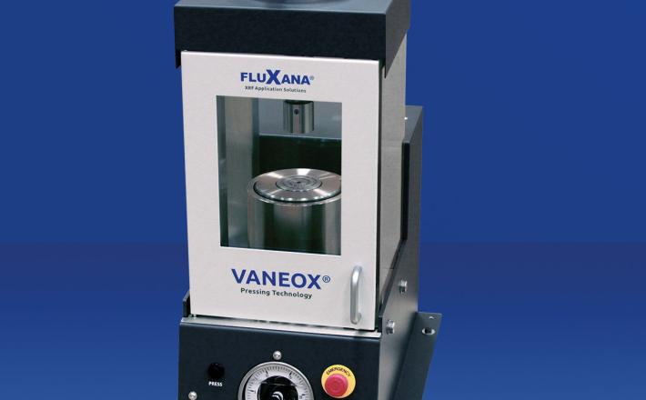 M&aacute;y &eacute;p mẫu thủy lực tự động 25 tấn/PR-25A-230V/FLUXANA