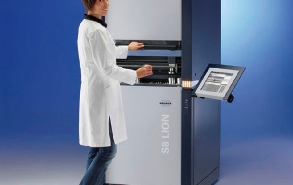 H&ecirc;̣ th&ocirc;́ng quang ph&ocirc;̉ XRF tán xạ bước sóng cao c&acirc;́p