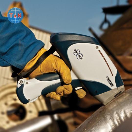 Thi&ecirc;́t bị quang ph&ocirc;̉ XRF c&acirc;̀m tay ph&acirc;n tích thành ph&acirc;̀n kim loại